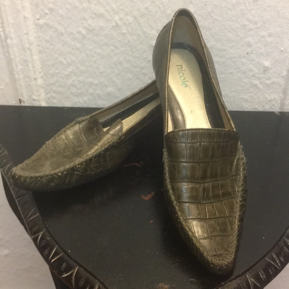 Flat pointer loafers shoes